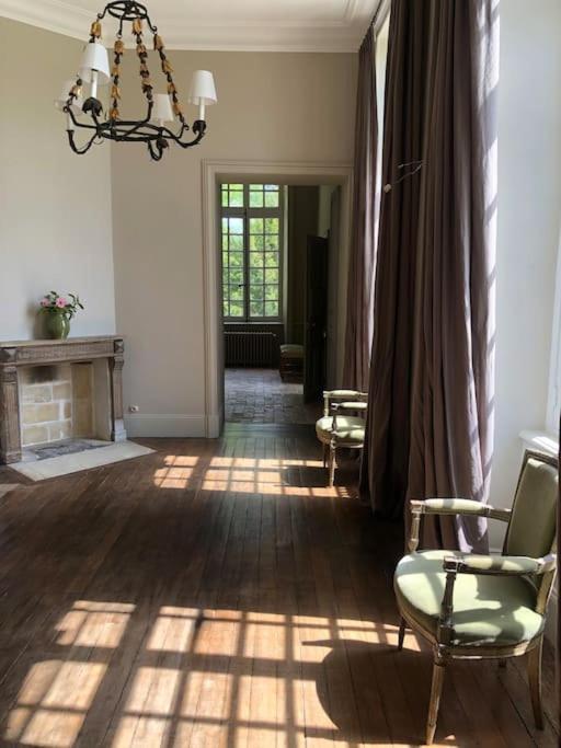 Charming 18Th Century Chateau, Near Bayeux In Calvados, Normandie Livry  Exteriör bild