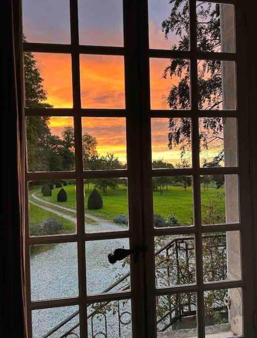 Charming 18Th Century Chateau, Near Bayeux In Calvados, Normandie Livry  Exteriör bild