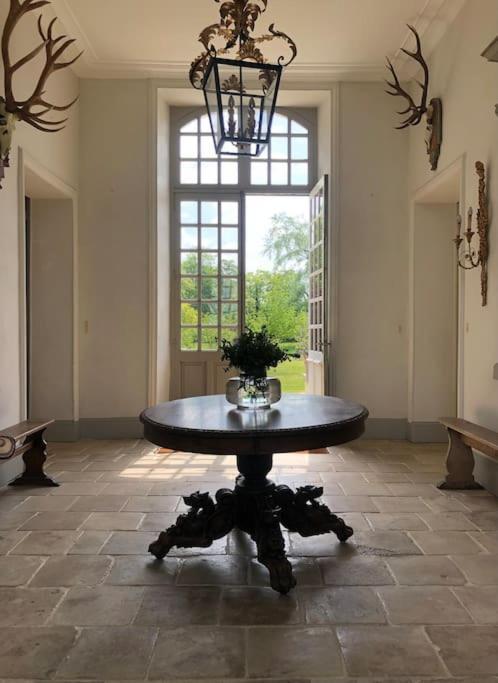 Charming 18Th Century Chateau, Near Bayeux In Calvados, Normandie Livry  Exteriör bild